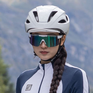 Santic YZ Cycling Helmet With Tail Light
